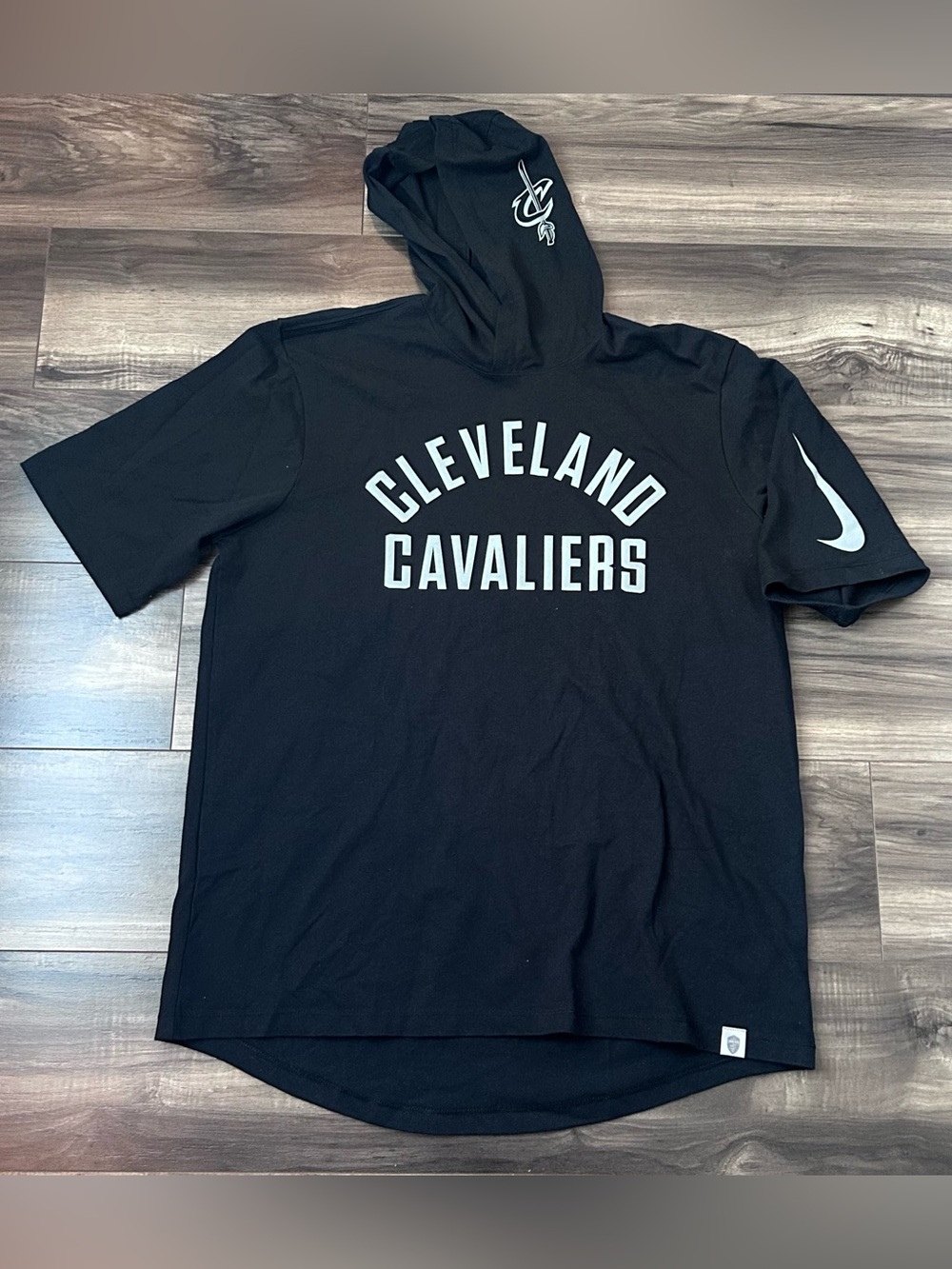 Nike NBA Cleveland Cavaliers Mens Size XL Short Sleeve Hooded Shirt Black